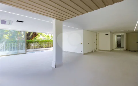 Casa em condomínio fechado no Jardim Europa ao lado do Iguatemi | 3 suítes | 4 vagas
