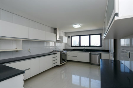 Apartamento à venda ou para alugar com 4 suítes em Jardim Marajoara, São Paulo, SP