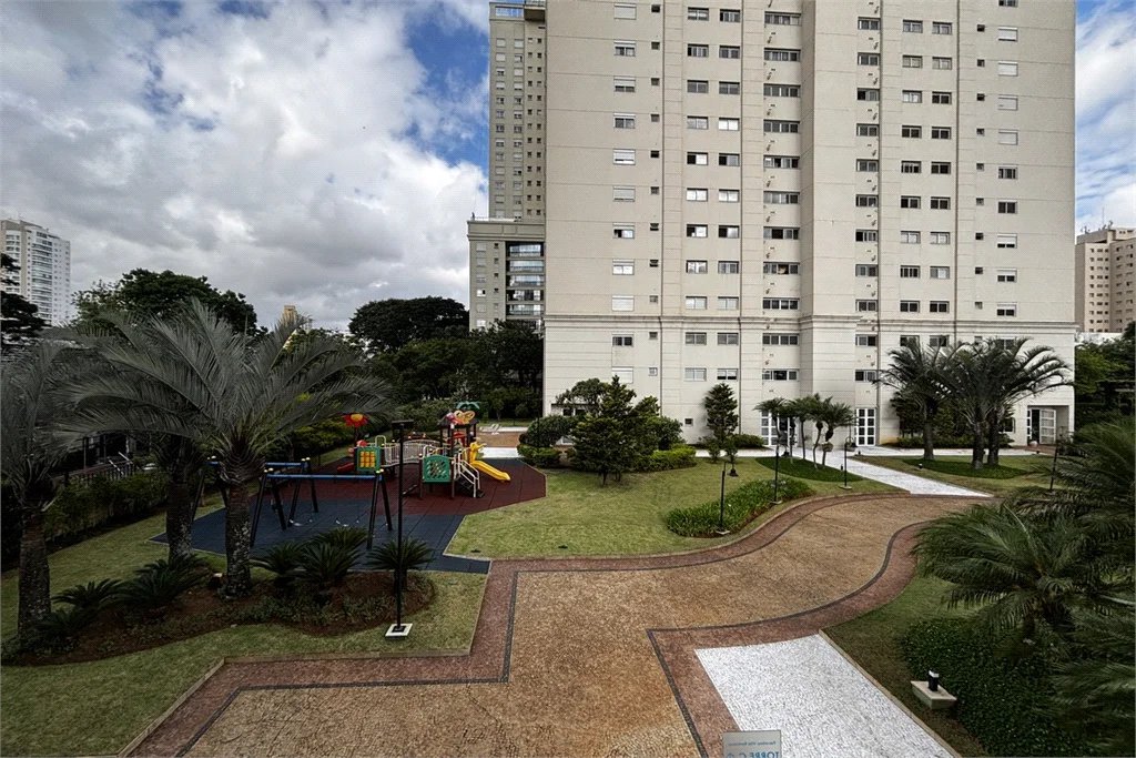Apartamento para alugar com 3 suítes em Vila Romana, São Paulo, SP