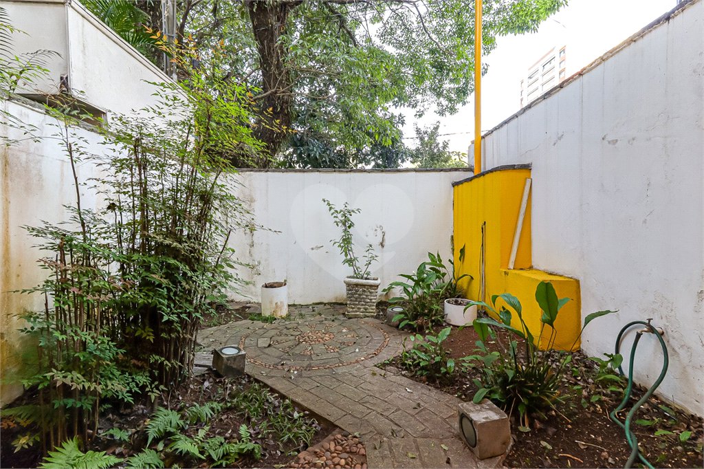 Casa à venda com 3 quartos, sendo 1 suíte, em Mirandópolis, São Paulo, SP