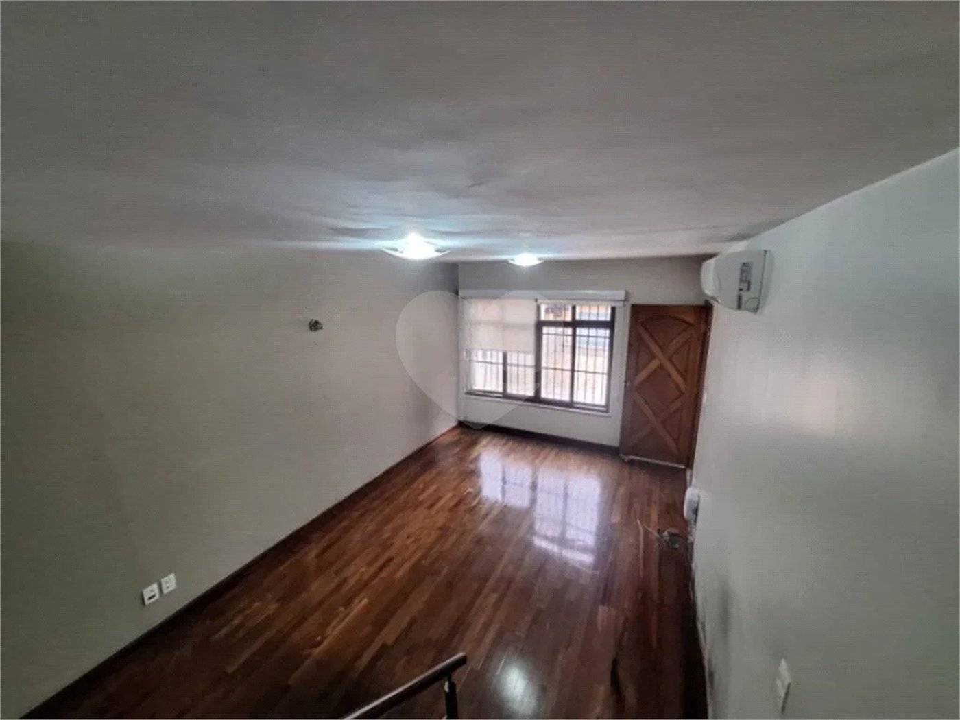 Sobrado com 2 dormitórios com 2 vagas de garagem
