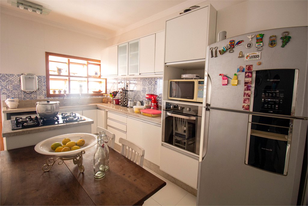 Casa à venda com 3 quartos, sendo 1 suíte,  em Jardim Bandeirantes, São Roque, SP