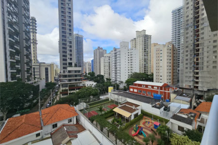 Apartamento para alugar com 2 quartos, sendo 1 suíte, em Jardim das Acácias, São Paulo, SP