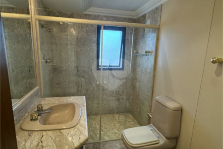 Cobertura à venda ou para alugar com 5 quartos, sendo 4 suítes, em Santo Amaro, São Paulo, SP