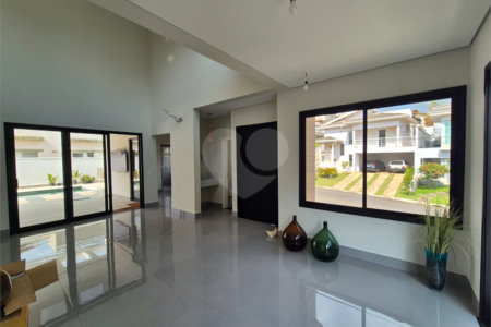 Casa à venda com 3 suítes no condomínio Terras de São Francisco, Vinhedo - SP