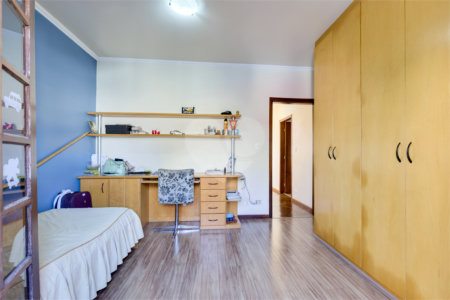 Sobrado à venda com 4 quartos, sendo 1 suíte, em Alto da Boa Vista, São Paulo, SP