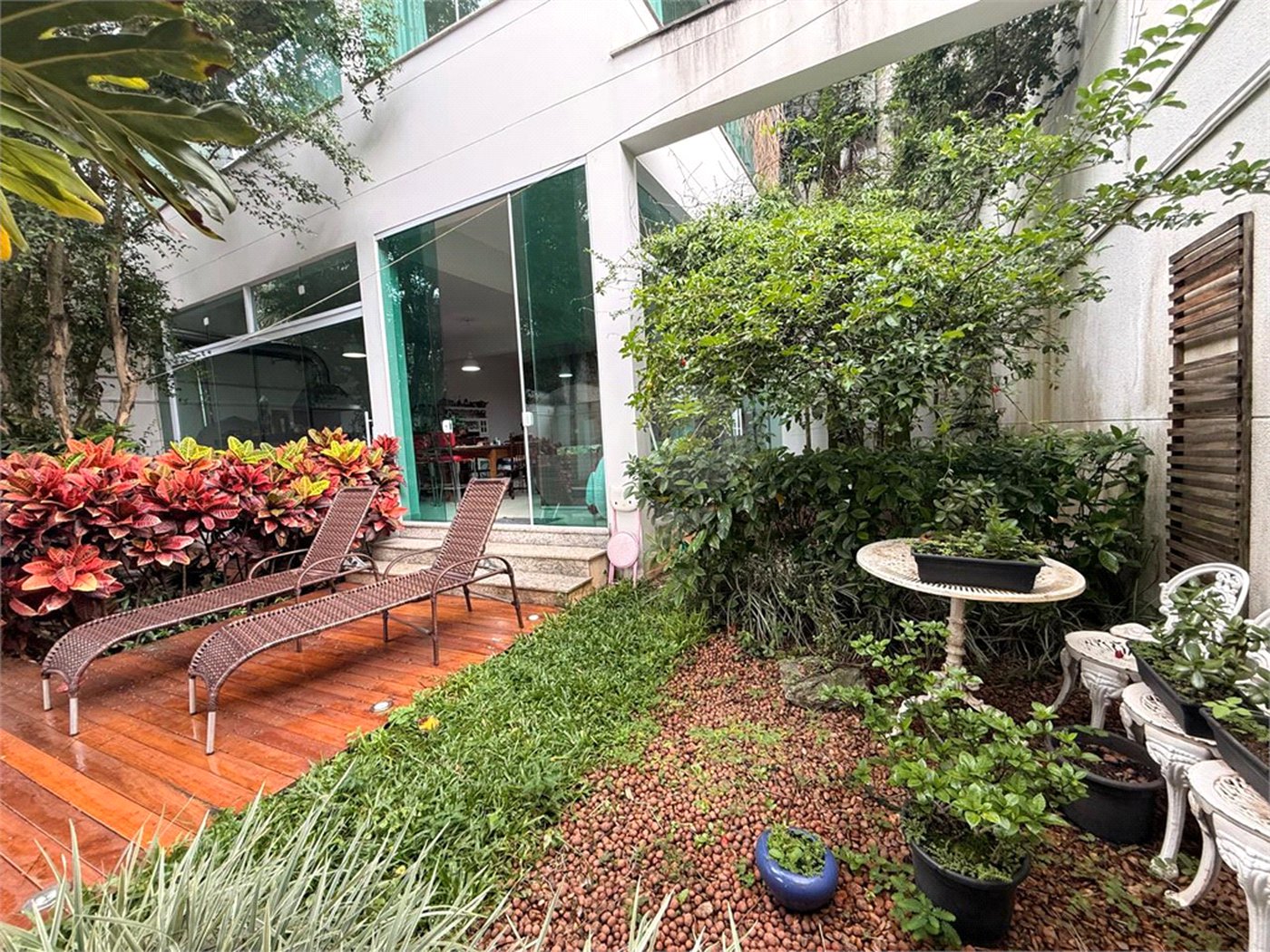 Sobrado à venda com 4 suítes em Jardim Floresta, São Paulo, SP