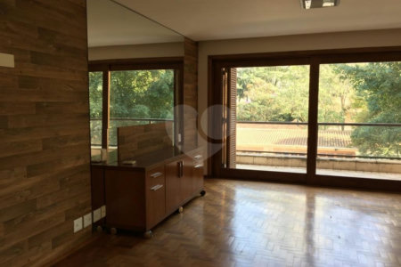 Sobrado à venda ou para alugar com 4 suítes em Alto da Boa Vista, São Paulo, SP