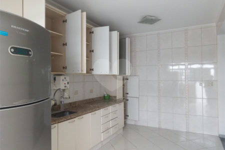 Casa Térrea à venda com 3 quartos em Parque Vitória, São Paulo, SP