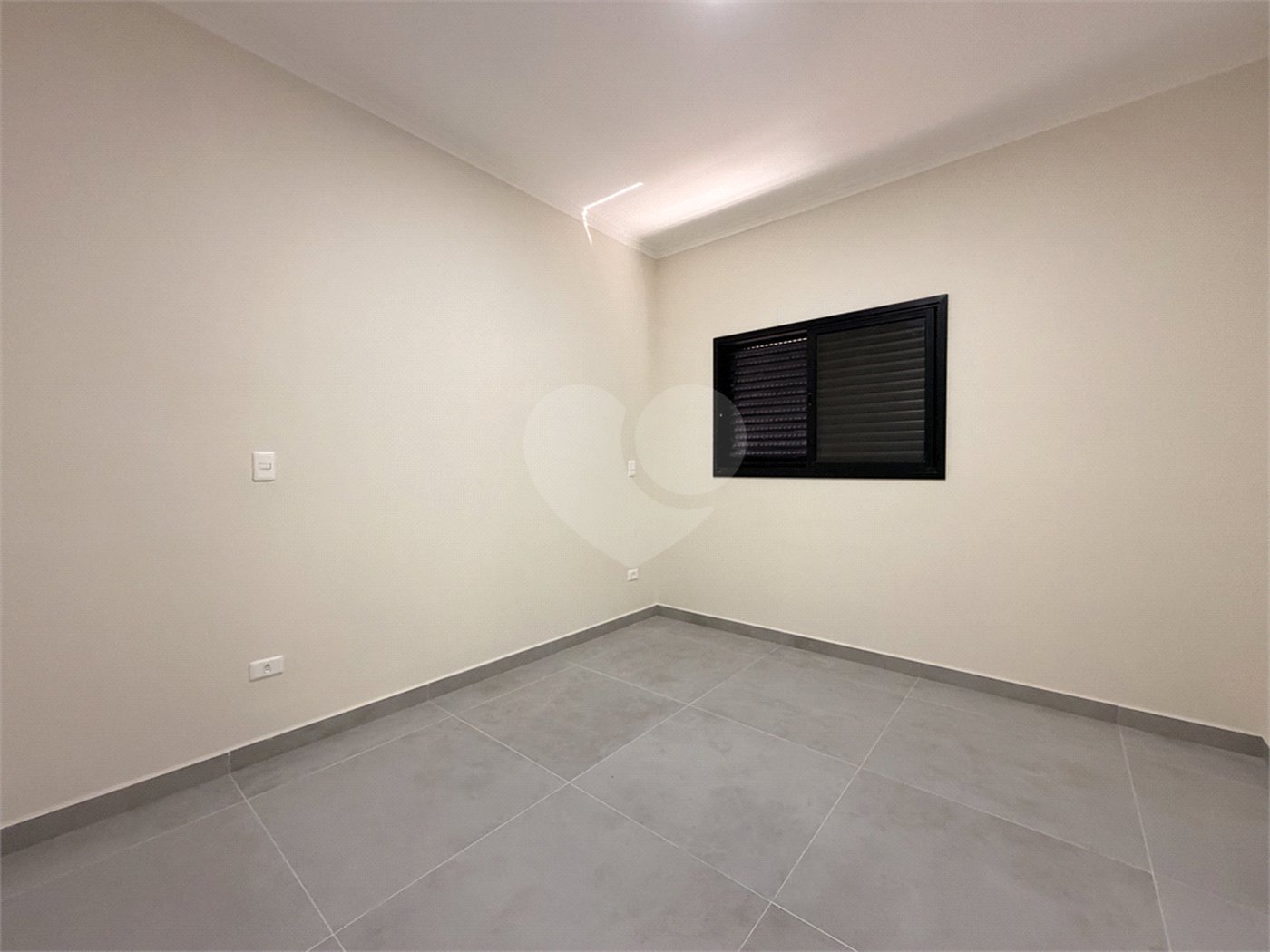 Sobrado à venda com 3 quartos, sendo 1 suíte, em Laranjeiras, Caieiras, SP