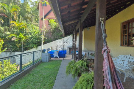 Casa à venda com 3 suítes no condomínio Portal Dos Nobres, Atibaia - SP