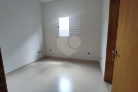 Casa térrea em Atibaia com 3 suítes, sala 2 ambientes, 2 vagas garagem, excelente localização, pronta para morar