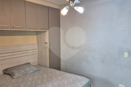 Sobrado à venda com 2 quartos, sendo 1 suíte, em Vila Nivi, São Paulo, SP