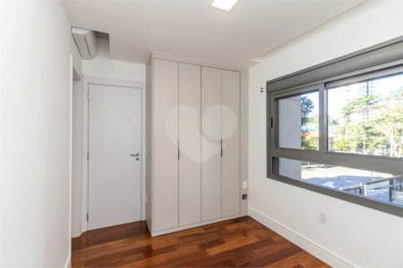 Apartamento à venda com 3 suítes em Campo Belo, São Paulo, SP