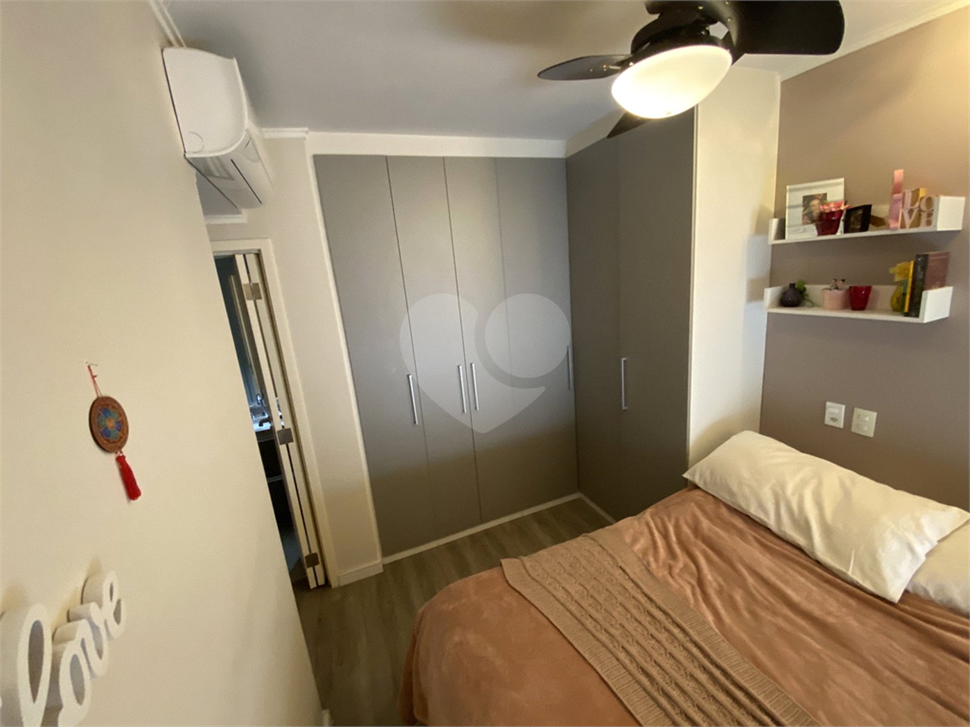 Apartamento à venda com 2 quartos, sendo 1 suíte,  em Vila Monumento, São Paulo, SP