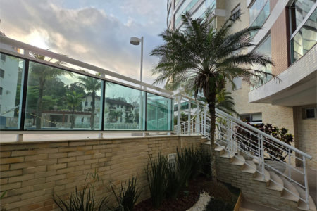 Apartamento à venda com 4 quartos, sendo 2 suítes, em Enseada, Guarujá, SP