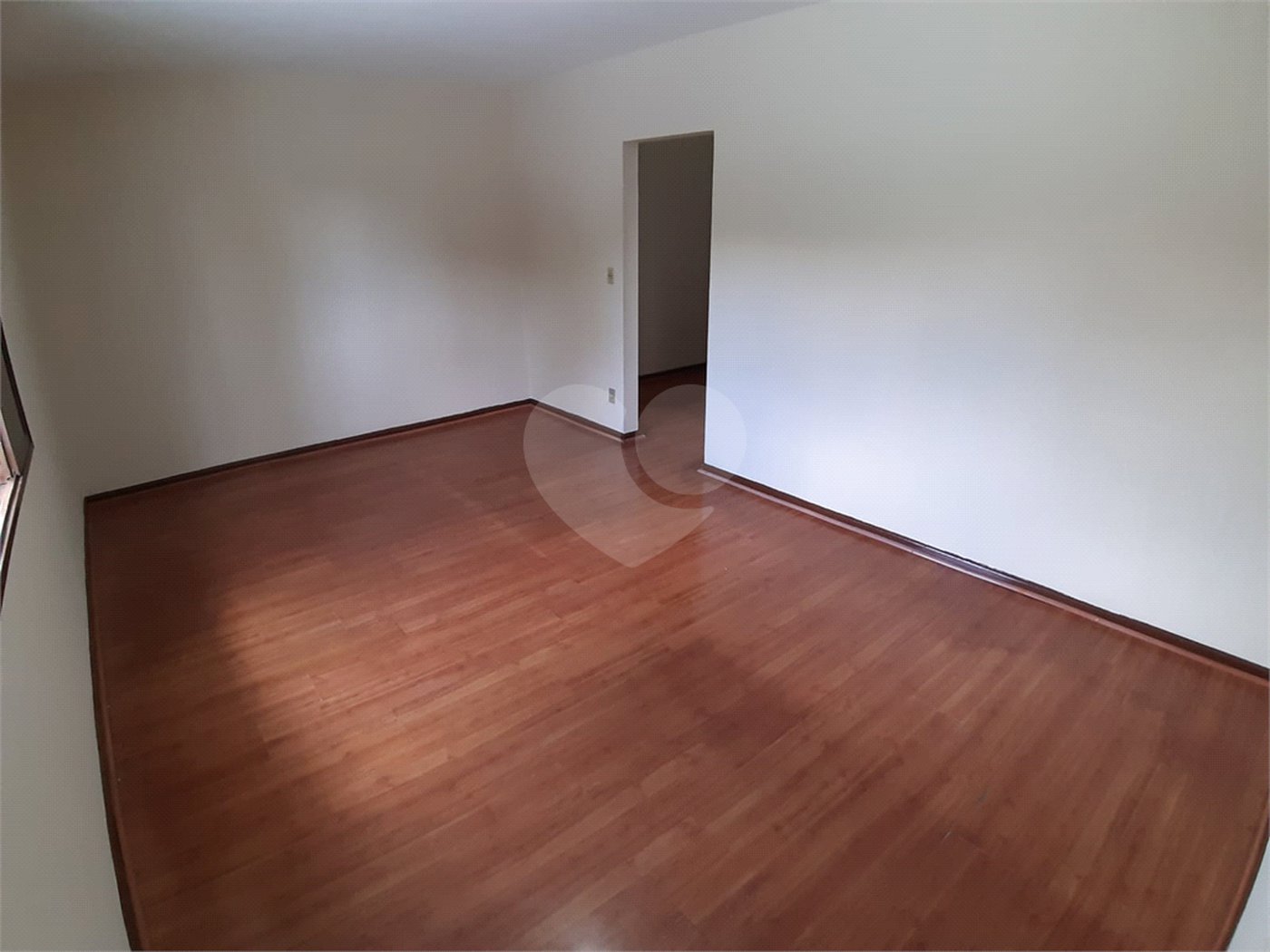 Sobrado à venda com 4 quartos, sendo 1 suíte, em Vila Gomes, São Paulo, SP