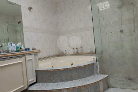 Casa à venda com 3 suítes em Parque Monte Alegre, Taboão da Serra, SP