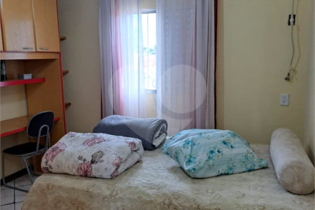 Sobrado à venda com 4 quartos, sendo 2 suítes, em Jardim Modelo, Suzano, SP