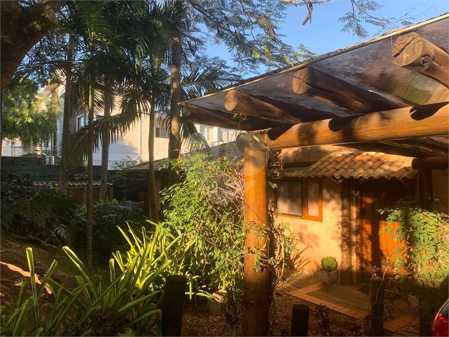 Casa para alugar com 3 quartos, sendo 2 suítes, no condomínio Alpes de Vinhedo, Vinhedo - SP
