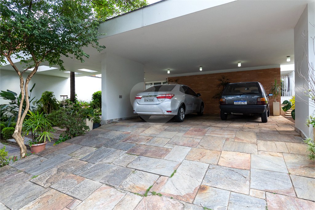 Sobrado à venda com 4 quartos, sendo 2 suítes, em Brooklin Velho, São Paulo, SP