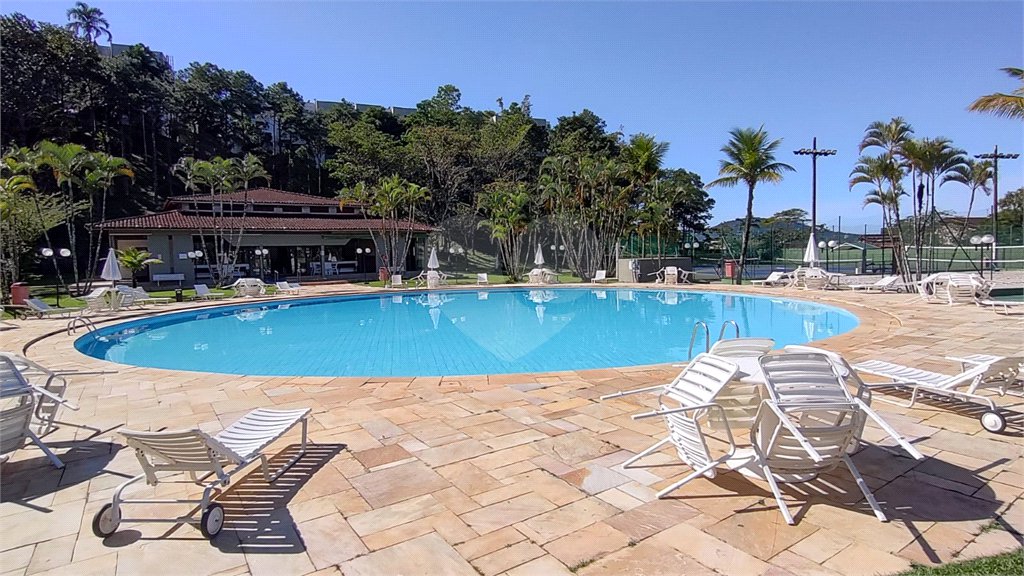 Duplex à venda com 3 quartos, sendo 1 suíte, em Enseada, Guarujá, SP