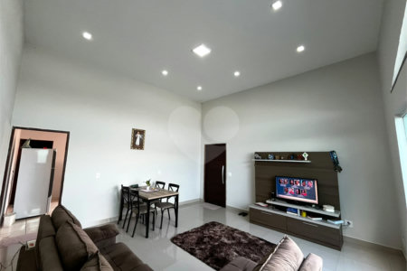 Casa à venda com 3 quartos, sendo 1 suíte, em Jardim Monte Santo, Itapetininga, SP