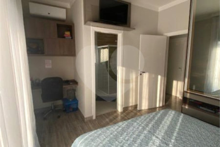 Casa à venda com 3 suítes no condomínio Campos do Conde I, Paulínia - SP