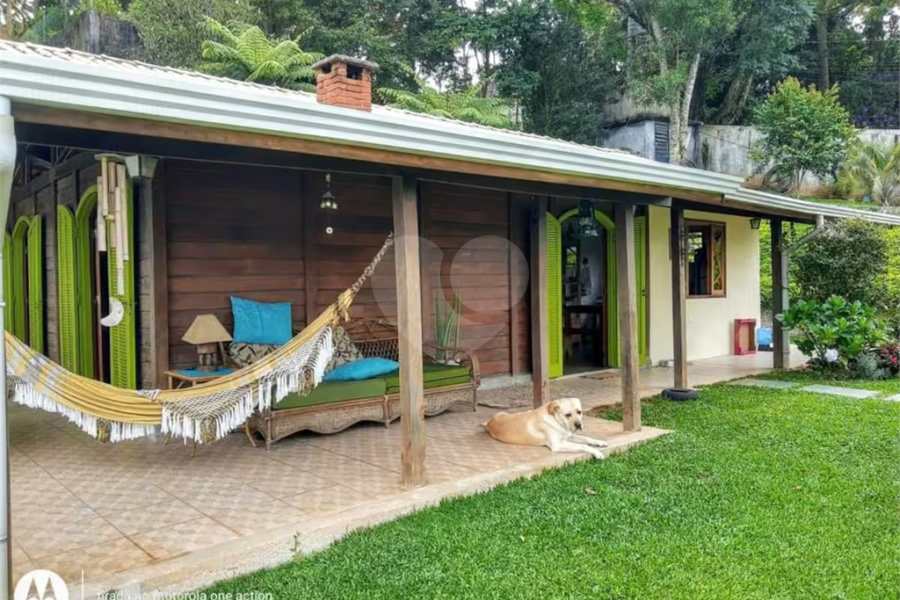Casa à venda com 2 quartos, sendo 1 suíte, no condomínio Sausalito, Mairiporã - SP