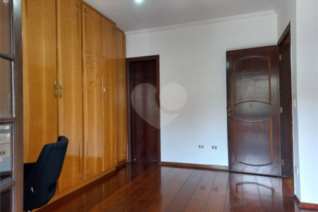 Casa à venda com 3 suítes em Parque Monte Alegre, Taboão da Serra, SP
