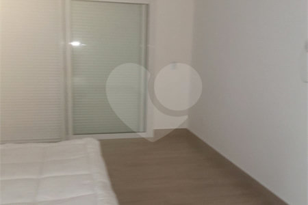 Casa à venda com 3 suítes em Moinho Velho, Cotia, SP
