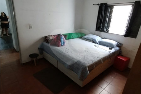 Casa à venda com 2 quartos, sendo 1 suíte,  em Jardim Layr, Mogi das Cruzes, SP