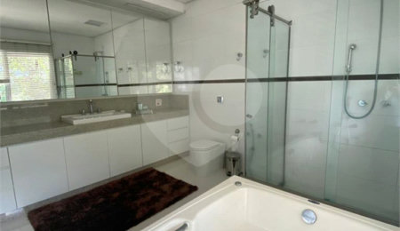 Casa à venda com 3 suítes no condomínio Parque Itatiaia, Mairiporã - SP