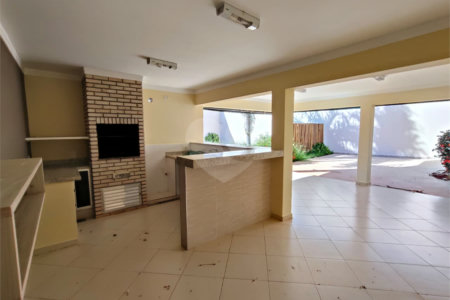 Casa à venda com 5 quartos, sendo 1 suíte,  em Jardim Colombo, Itapetininga, SP