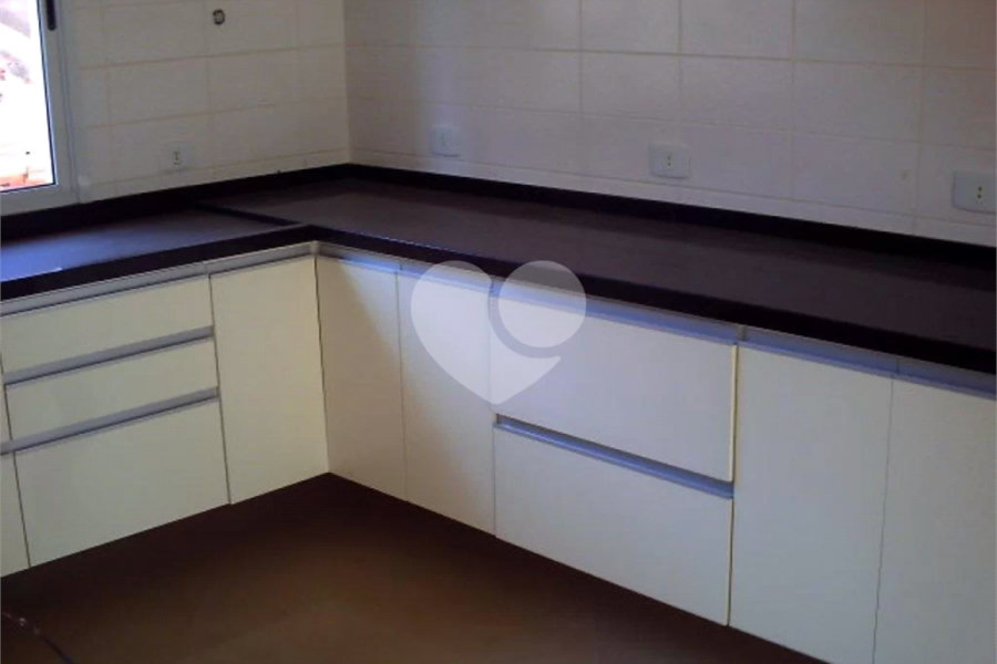 Sobrado à venda com 3 quartos, sendo 1 suíte, em Tremembé, São Paulo, SP