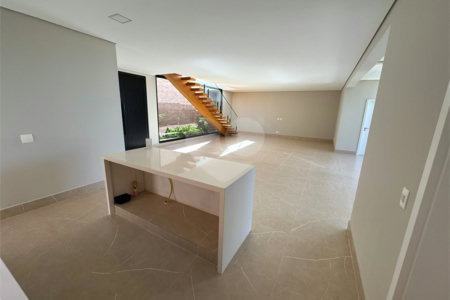 Casa à venda com 4 suítes no condomínio Villas do Golf, Itu - SP
