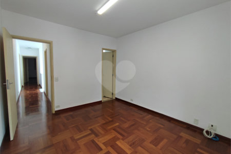Casa para alugar com 4 quartos, sendo 2 suítes, no condomínio Comendador Elias Zarzur, São Paulo - SP