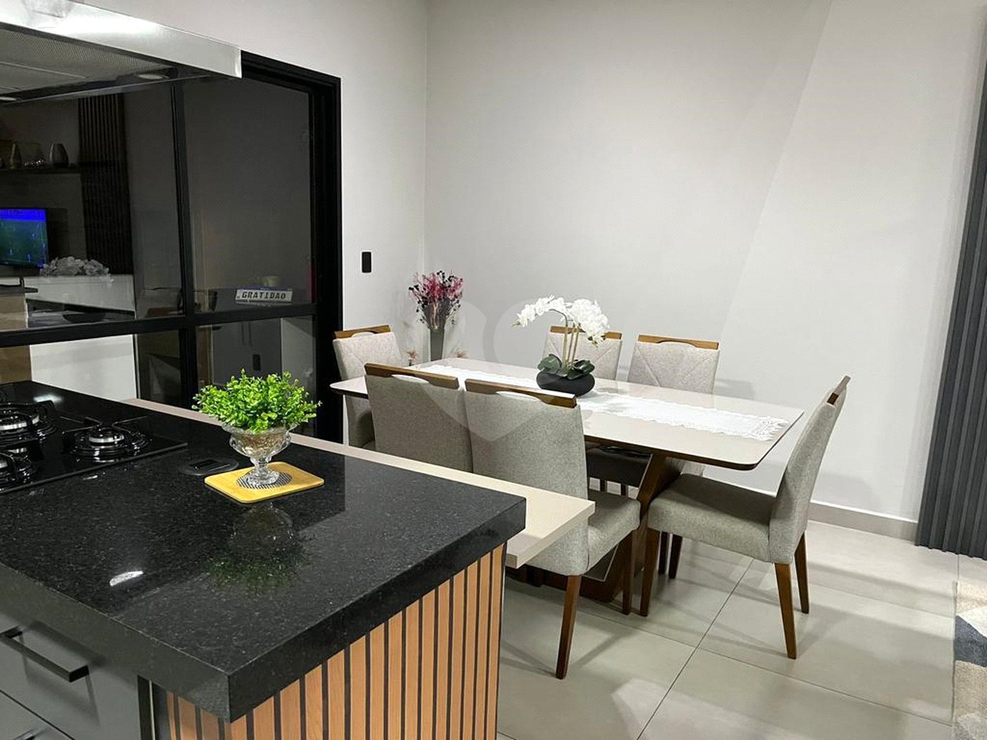 Casa à venda com 3 quartos, sendo 1 suíte, no condomínio Horto Florestal Villagio, Sorocaba - SP