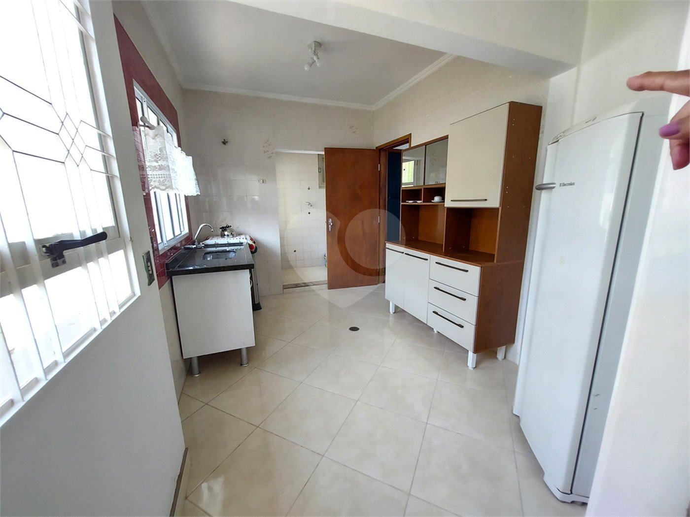 Casa à venda com 4 quartos, sendo 3 suítes, no condomínio São Joaquim, Vinhedo - SP