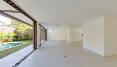 Casa à venda com 4 suítes no condomínio Casa Flora Badra, São Paulo - SP