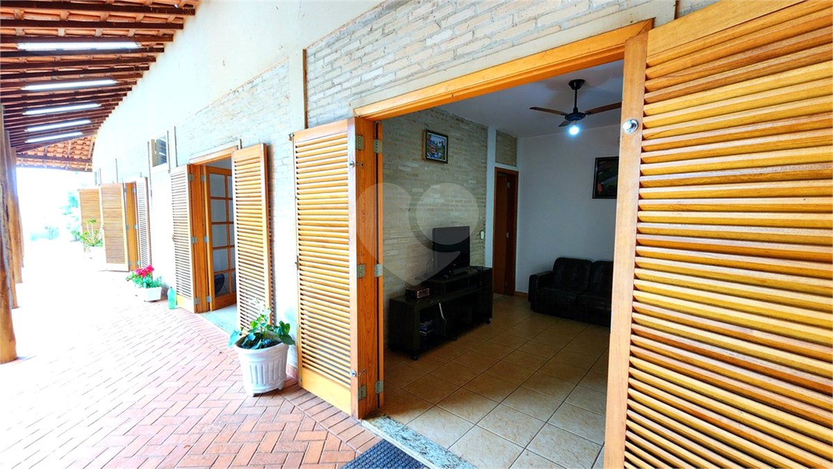 Chácara à venda com 3 quartos, sendo 1 suíte, em Chácara Flora Araraquara, Araraquara, SP