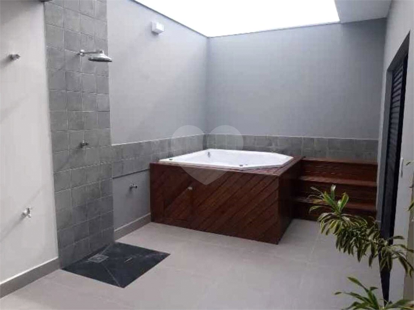 Casa à venda com 3 quartos, sendo 1 suíte, no condomínio Horto Florestal Villagio, Sorocaba - SP