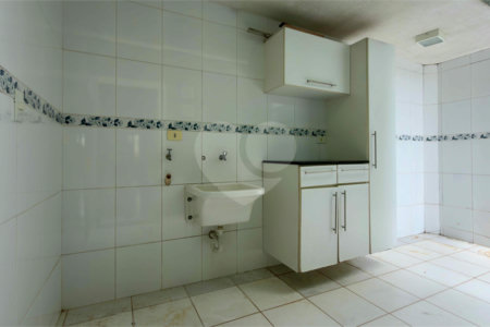 Casa à venda com 2 quartos no condomínio Portal dos Gamez, Atibaia - SP