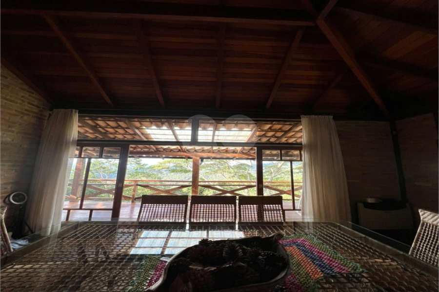 Casa à venda com 3 quartos, sendo 1 suíte,  no condomínio Alpes da Cantareira, Mairiporã - SP