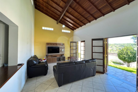 Chácara à venda com 3 quartos, sendo 1 suíte, em Pavão (canguera), São Roque, SP