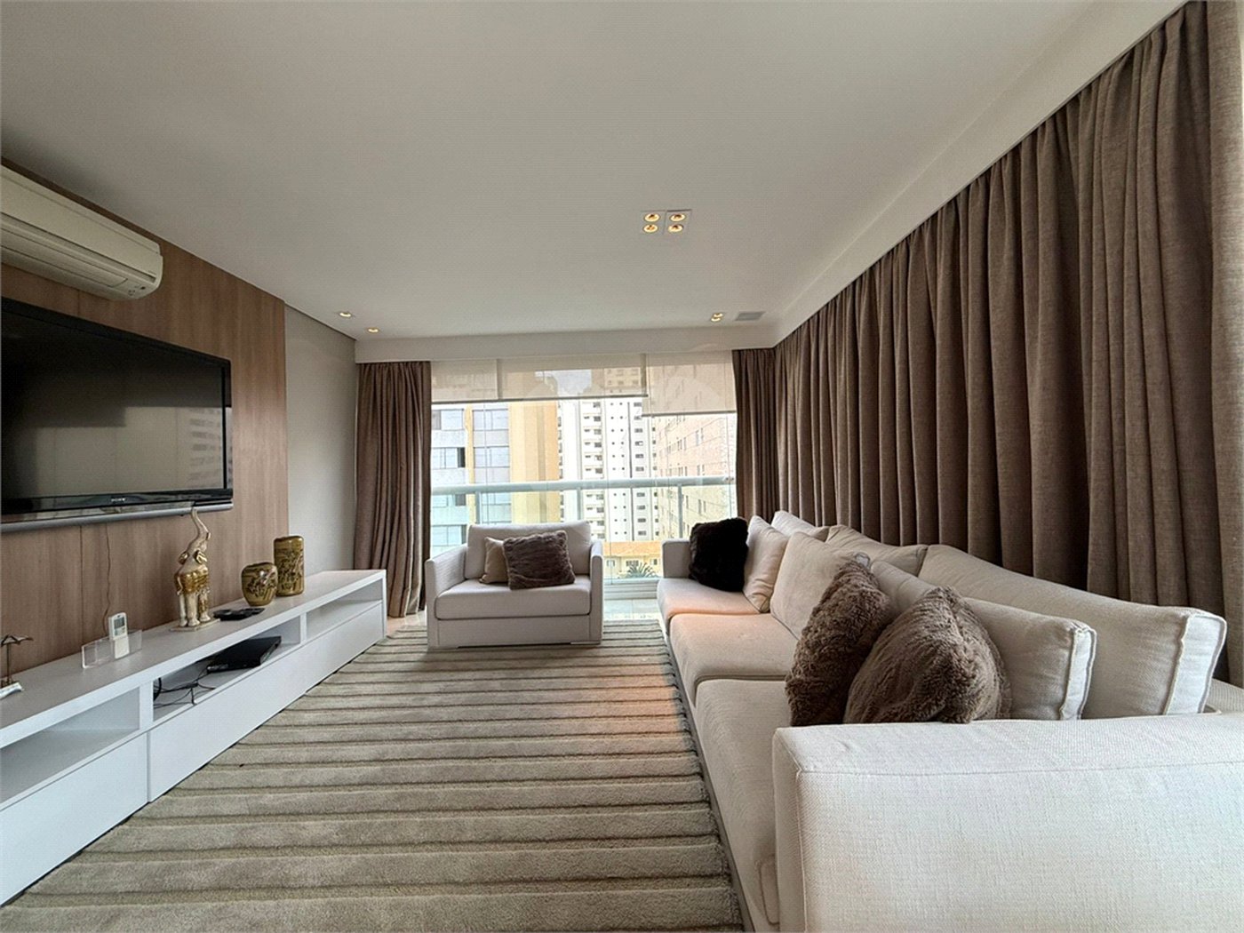 Apartamento à venda ou para alugar com 3 suítes em Perdizes, São Paulo, SP