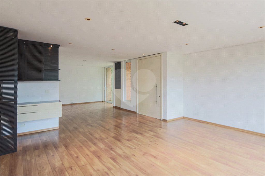 Casa em condomínio à venda com 4 quartos, sendo 2 suítes, em Alto da Boa Vista, São Paulo, SP