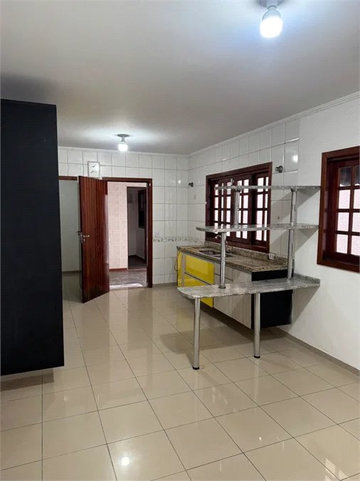 Sobrado à venda ou para alugar com 3 suítes em Vila Sônia, São Paulo, SP