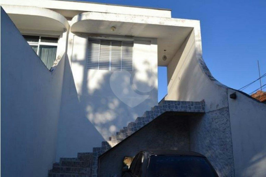Sobrado à venda com 2 quartos em Vila Nivi, São Paulo, SP