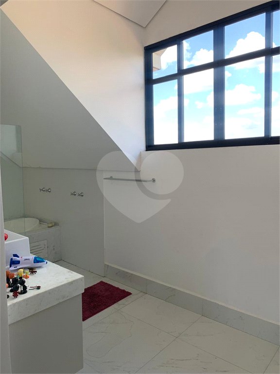Casa à venda com 4 suítes no condomínio Vila Inglesa, Atibaia - SP